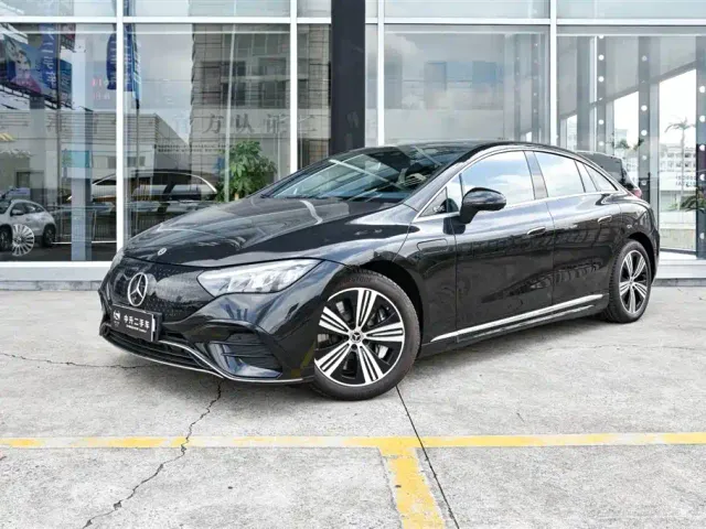 Фотография автомобиля — Mercedes-Benz EQE