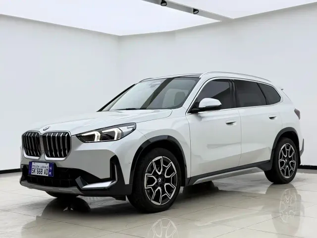 Фотография автомобиля — BMW X1