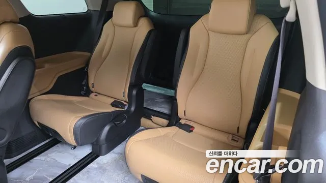 Kia Carnival Generation 4 — Фото автомобиля 17