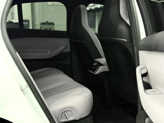Nio EC6 — Фото автомобиля 10