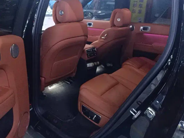 Li Auto L7 — Фото автомобиля 11
