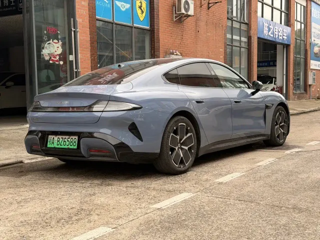 Xiaomi SU7 — Фото автомобиля 16