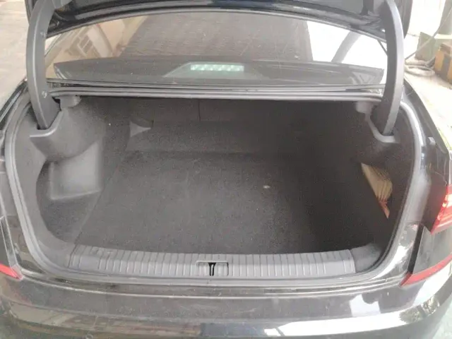 Volkswagen Passat — Фото автомобиля 4