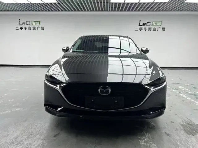 Фотография автомобиля — Mazda Axela