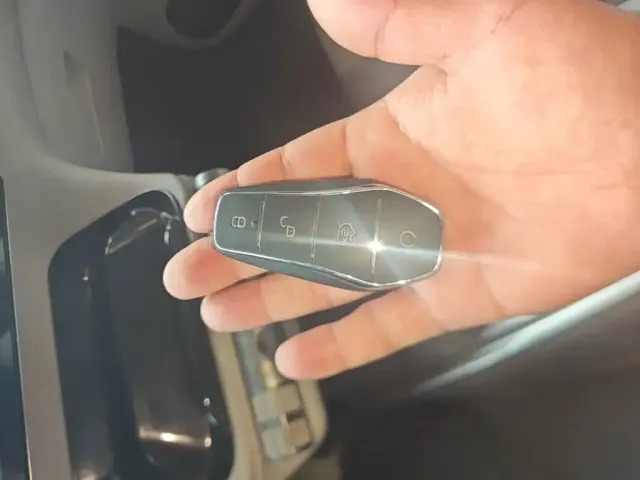 BYD Dolphin 2021 Model 405km Fashion Edition — Фото автомобиля 8