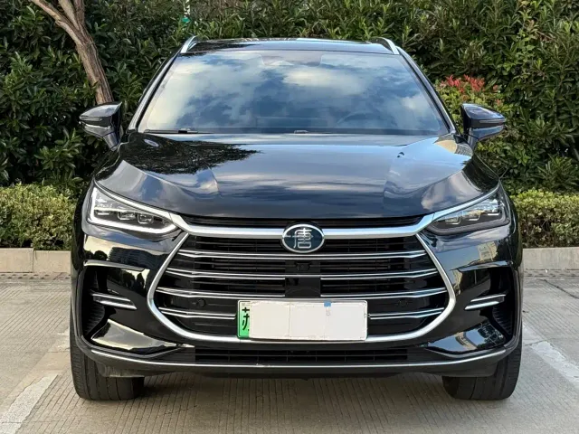 BYD Tang — Фото автомобиля 2