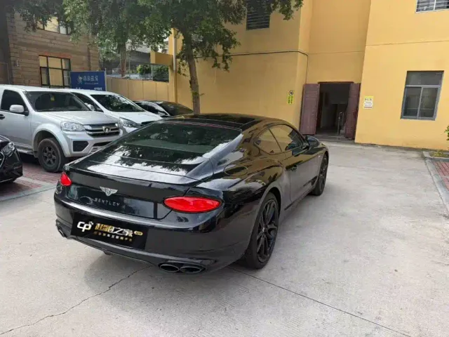 Bentley Continental — Фото автомобиля 8