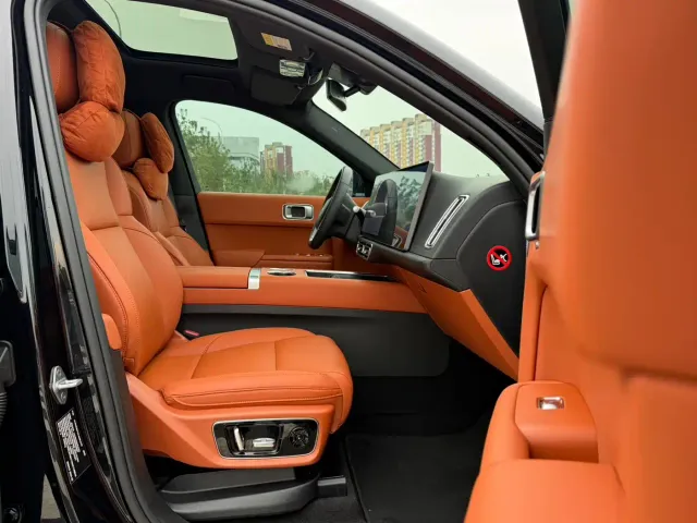 Li Auto L7 — Фото автомобиля 14