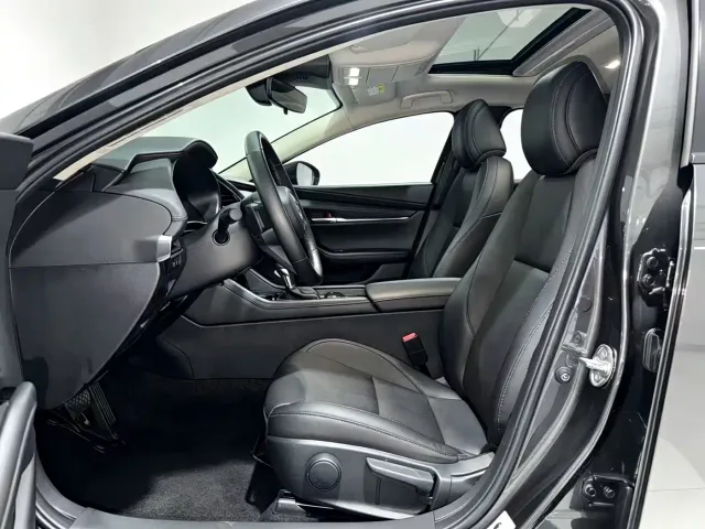 Mazda Axela — Фото автомобиля 10