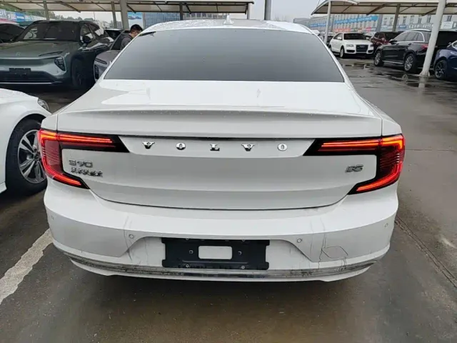 Volvo S90 — Фото автомобиля 5
