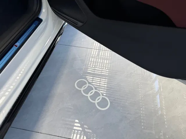 Audi A4L — Фото автомобиля 10