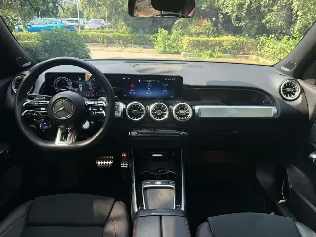 Mercedes-Benz GLB AMG — Фото автомобиля 3