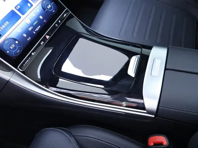 Mercedes-Benz C-Class — Фото автомобиля 12