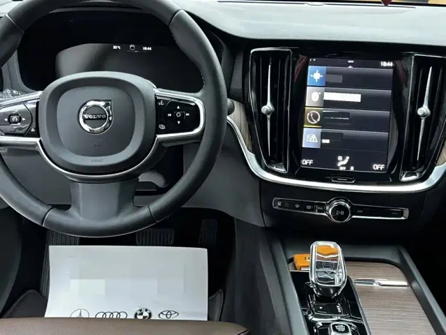 Volvo S60 — Фото автомобиля 8
