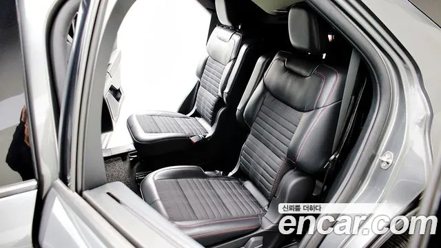 Ford Explorer — Фото автомобиля 15
