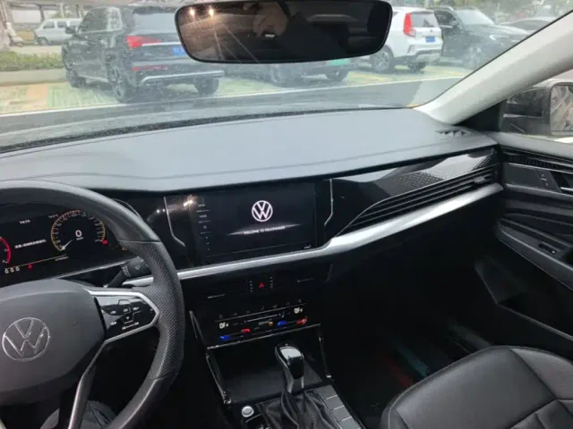 Volkswagen Passat — Фото автомобиля 9