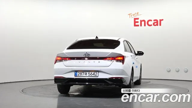 Hyundai AVANTE Avante (CN7) — Фото автомобиля 4