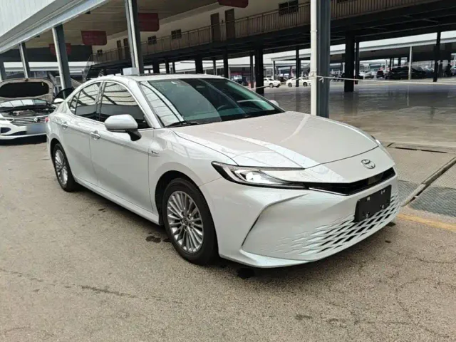 Toyota Camry — Фото автомобиля 3