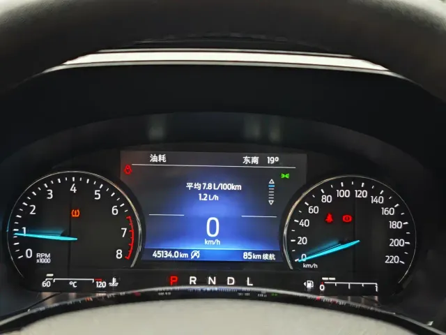 Ford Escape — Фото автомобиля 10