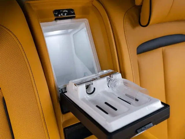 Rolls-Royce Cullinan — Фото автомобиля 27