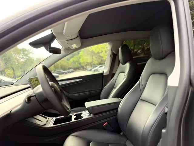 Tesla Model Y — Фото автомобиля 15