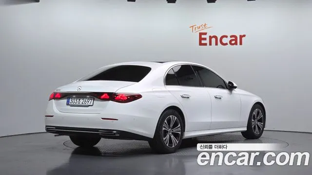 Фотография автомобиля — Mercedes-Benz E-Class W214