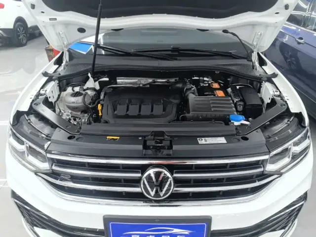 Volkswagen Tiguan L — Фото автомобиля 19