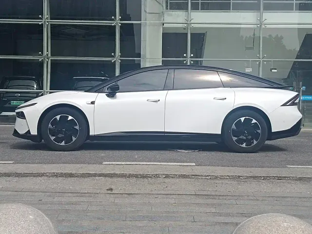 Xpeng P7+ — Фото автомобиля 5