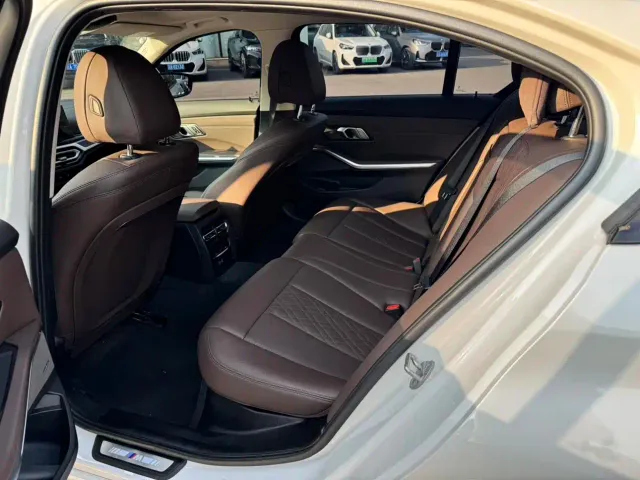 BMW 3 Series — Фото автомобиля 12