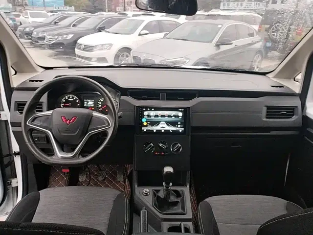Wuling Zhengcheng — Фото автомобиля 9