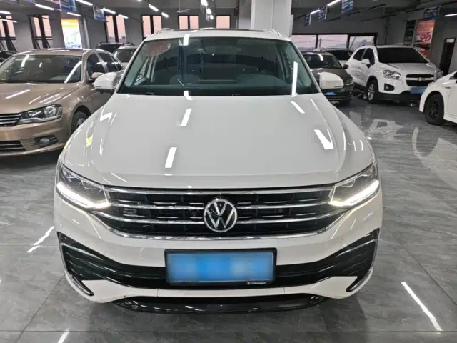 Volkswagen Tiguan X — Фото автомобиля 2