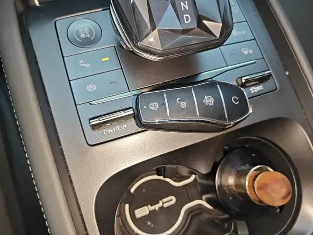BYD Qin L — Фото автомобиля 8