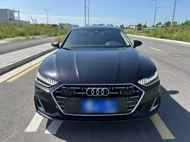 Audi A7L — Фото автомобиля 2