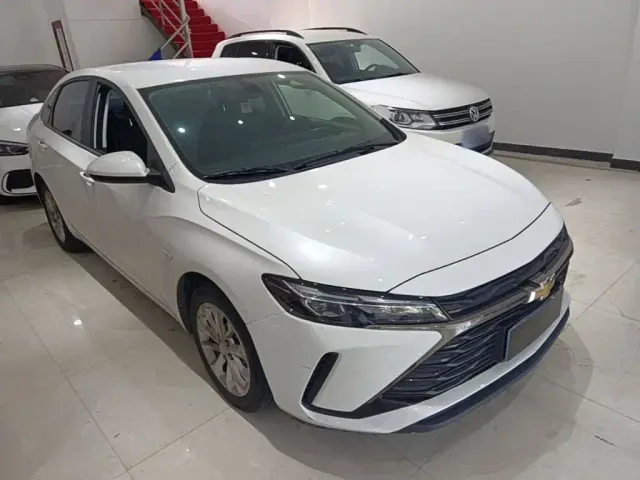 Chevrolet Monza — Фото автомобиля 3