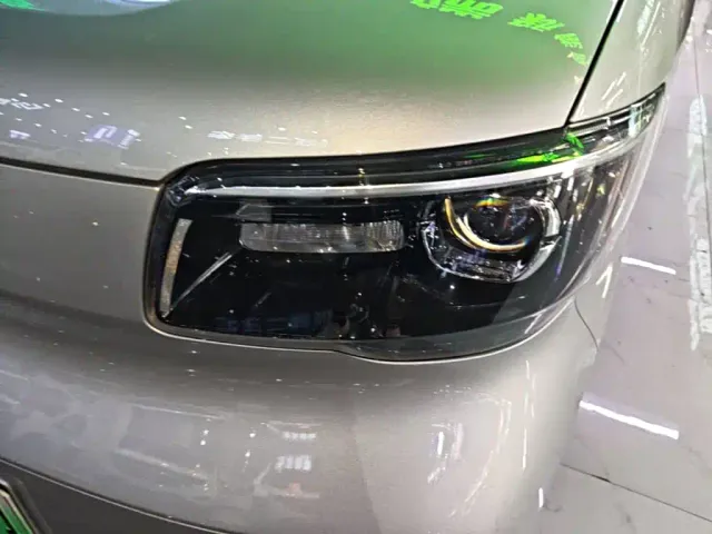Wuling Zhiguang NEV — Фото автомобиля 23