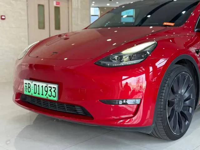 Tesla Model Y — Фото автомобиля 4