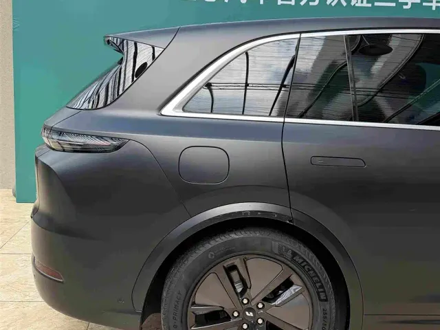 Li Auto L7 — Фото автомобиля 14