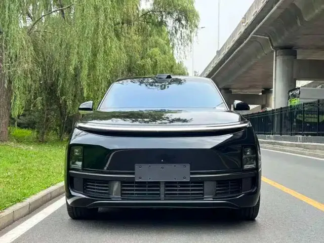 Li Auto L9 — Фото автомобиля 3
