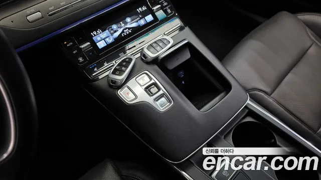Hyundai Grandeur Grandeur (New) Hybrid — Фото автомобиля 9