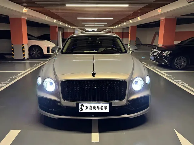 Bentley Flying Spur — Фото автомобиля 2