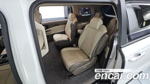 Kia Carnival 4th Gen — Фото автомобиля 18
