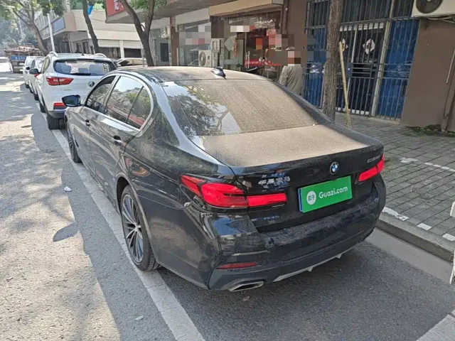 BMW 5 Series — Фото автомобиля 4