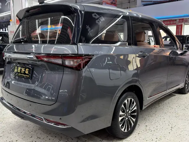 Wuling Jiachen — Фото автомобиля 6