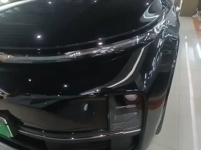 Li Auto L9 — Фото автомобиля 23