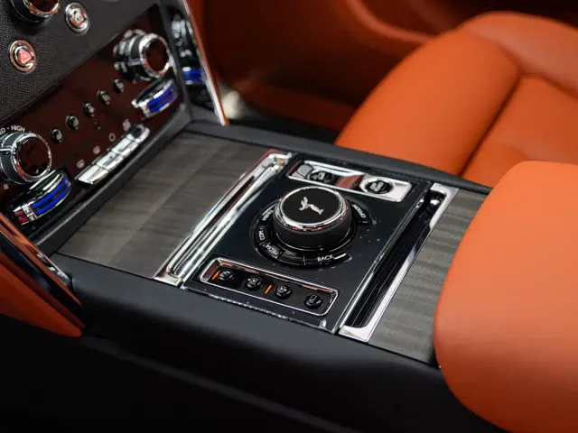 Rolls-Royce Cullinan — Фото автомобиля 12