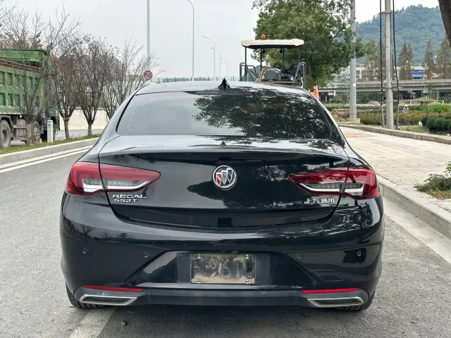 Buick Regal — Фото автомобиля 5