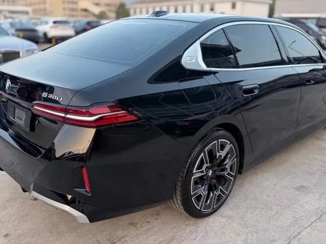 BMW 5 Series — Фото автомобиля 10