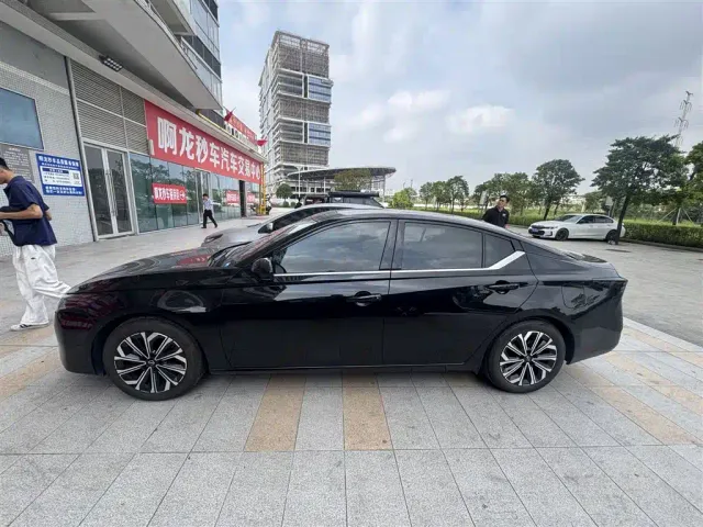 Nissan Teana — Фото автомобиля 3