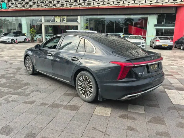 Hongqi H5 — Фото автомобиля 15