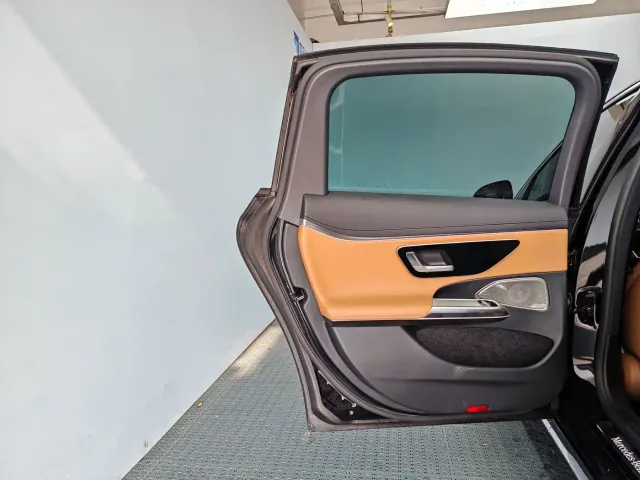 Mercedes-Benz E-Class — Фото автомобиля 14